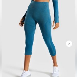 Gymshark Geo Seamless Cropped Leggings in Teal - Size Medium